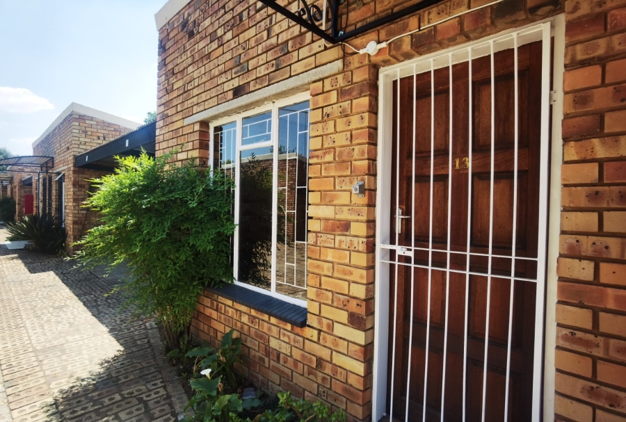To Let 1 Bedroom Property for Rent in Die Bult North West